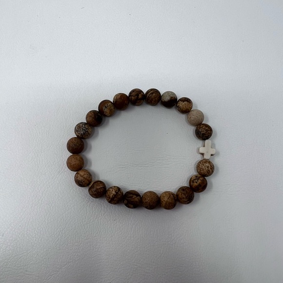 Elegant Brown Stone Bracelet with Cross Charm - Picture 4 of 4